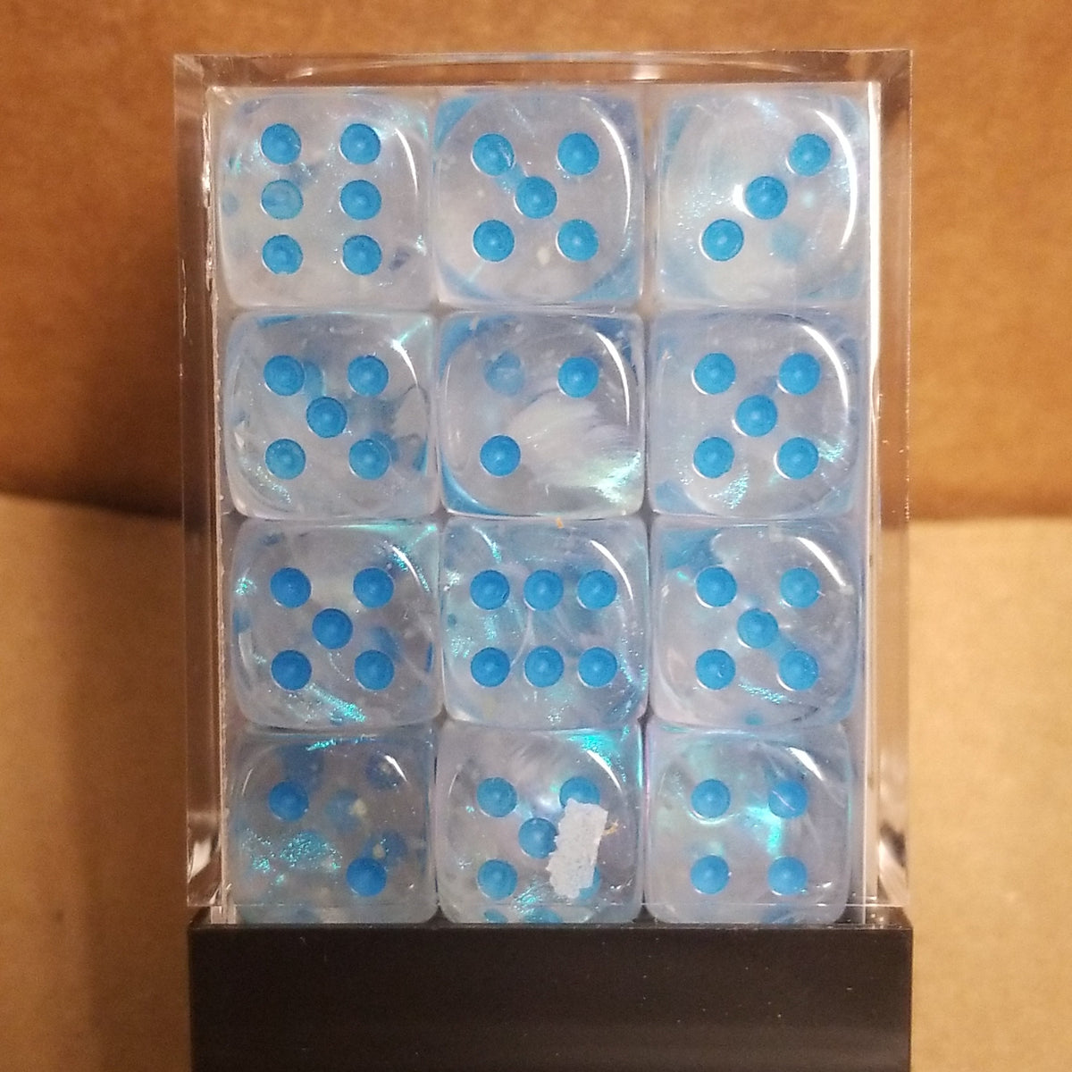 Borealis Icicle /light blue 7-Dice / 16mm / 12mm / 30mm Luminary