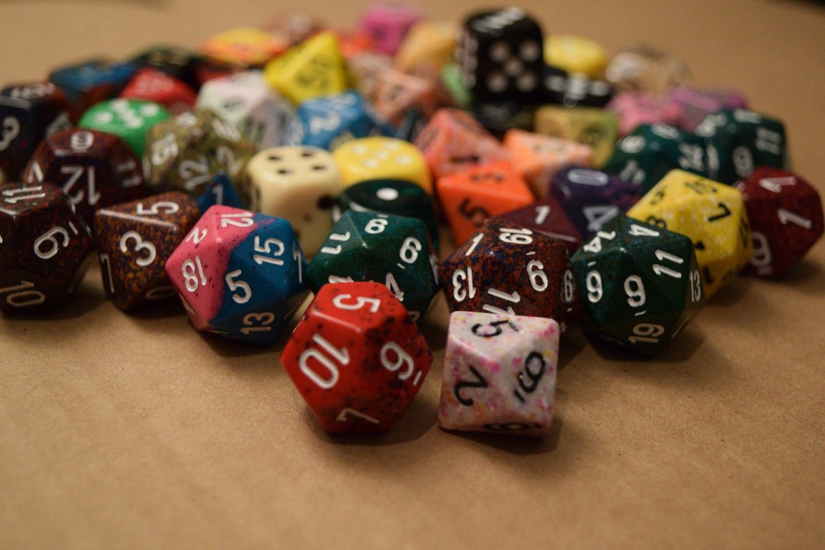 Random set of 7 Gaming Dice Chessex d4, d6, d8,d10, d12, d20 Rare Dungeons&Drago