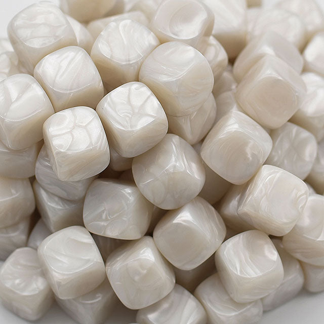 Pearl White Blank 16mm d6 (sold per piece)